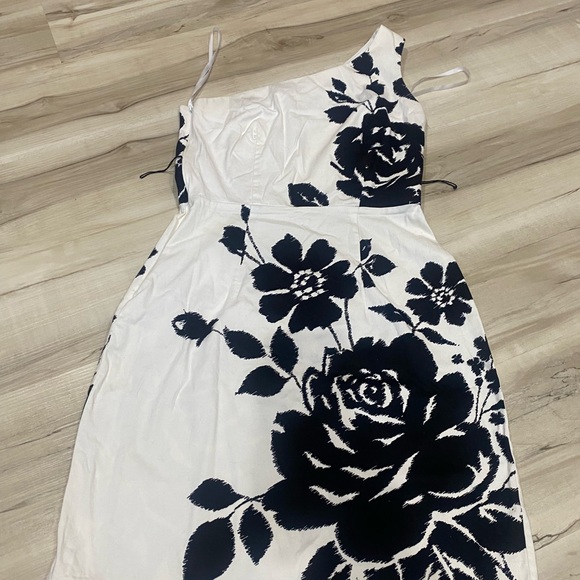 B. Smart Dresses & Skirts - B Smart One Shoulder Floral Dress Women’s Size 8 White Navy Cocktail Party-260
